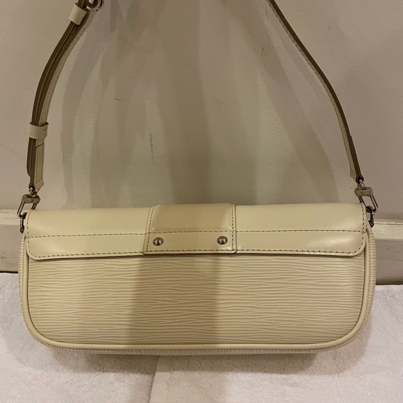 Louis Vuitton Montaigne Clutch Epi Leather White - Picture 8 of 10